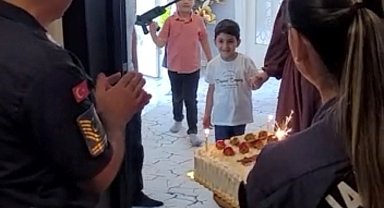 Jandarmadan şehit çocuğuna sürpriz doğum günü