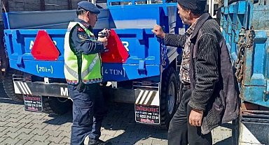 Jandarmadan traktör sürücülerine eğitim