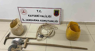 Kaçak kazı yapan şahıs jandarmaya yakalandı