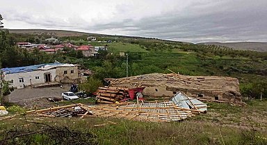 Kahramanmaraş'ta hortum ağaçları yerinden söktü, çatıları uçurdu