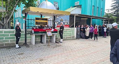 Kansere yenik düşen Kıbrıs gazisi son yolculuğuna uğurlandı