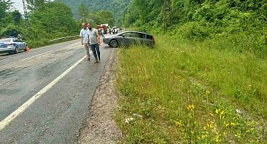Karabük'te iki otomobil çarpıştı: 2 yaralı