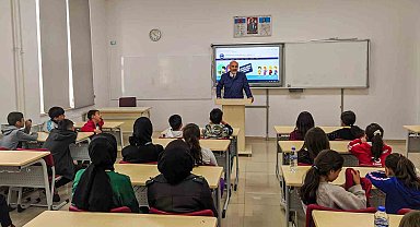 Karaman'da çocuk üniversitesi, depremden etkilenen çocuklar için etkinlik düzenledi