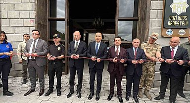 Kars'ta hükümlülerin el emeği göz nuru resimleri sergilendi