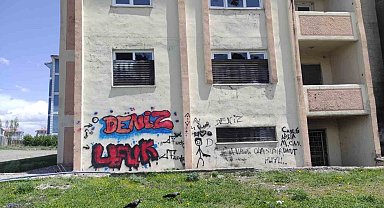 Kars'ta jandarmanın boşalttığı lojmanlar harabeye döndü