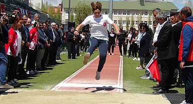 Kars'ta özel sporcuların şampiyonluk mücadelesi