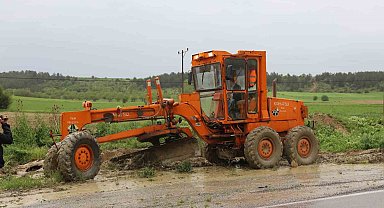 Kastamonu'da kuvvetli sağanak hayatı olumsuz etkiledi