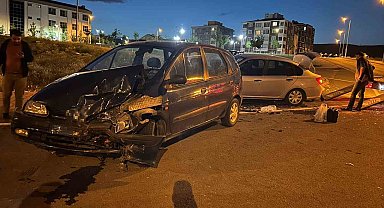 Kayseri'de iki otomobil çarpıştı: 7 yaralı