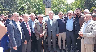 Kdz. Ereğli'de Togg'u gören telefonuna sarıldı