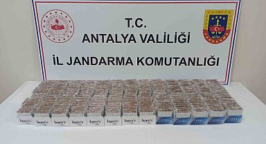 Kemer'de içi tütün dolu 7 bin 900 adet makaron ele geçirildi