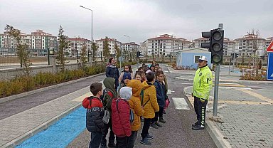 Kırklareli'de öğrencilere trafik eğitimi verildi