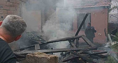 Kırklareli'de yangın: 2 ev kullanılmaz hale geldi