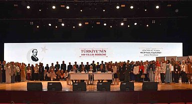 Konya'da Necip Fazıl Kısakürek vefatının 40. yıldönümünde anılıyor