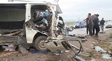 Konya'daki kazada hayatını kaybedenlerin sayısı 3'e yükseldi