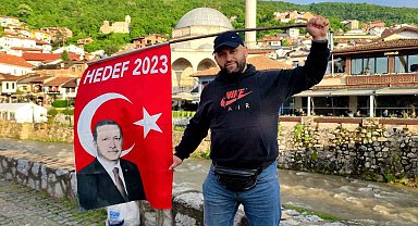 Kosova sokaklarında davullu zurnalı Erdoğan'ın zaferi kutlanıyor