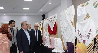 Kursiyerler eserlerini sergiledi