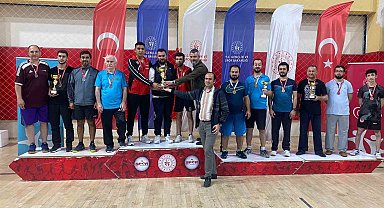 Kurumlar arası masa tenisi turnuvası yapıldı