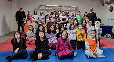 Kuşak sınavında ter döktüler