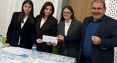 Kütahya Necip Fazıl Kısakürek Anadolu Lisesinde münazara turnuvası