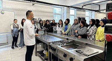 Lise öğrencileri alanları ile ilgili üniversiteyi inceledi