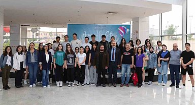 Liseli gençler NEVÜ'de