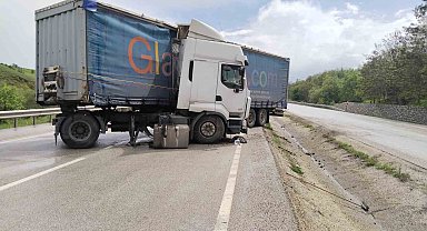 Makaslayan Tır kaza yaptı