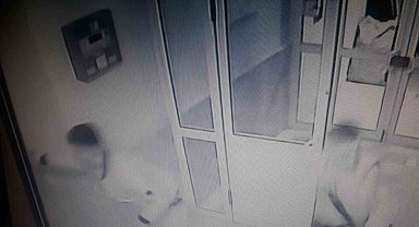 Malatya'da husumetlilerin silahlı ev baskını kamerada