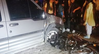 Manisa'da kamyonet motosikletle çarpıştı: 1 ölü, 1 yaralı