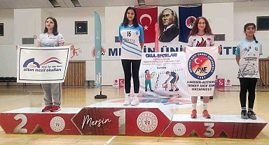 Manisalı Ecrin, oryantiringte Türkiye şampiyonu oldu