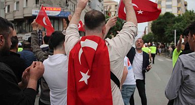 Manisalılardan halaylı kutlama