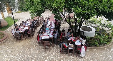 Minik Ressamlar Kent Müzesini kağıda çizdi