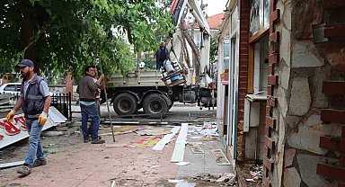 Nazilli Belediyesi merkezdeki büfeyi yeniliyor