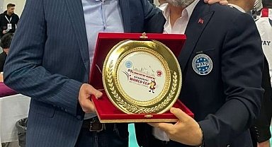 Necati Şimşek'e uluslararası ödül