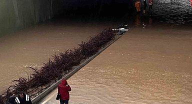 Nevşehir'de sağanak yağış trafiği olumsuz etkiledi