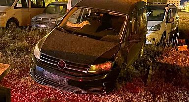 Nusaybin'de hafif ticari araç karşı şeride geçti: 1 yaralı