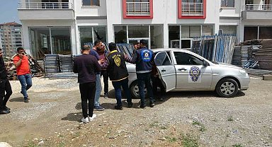 Oğlunu silahla yaralayanların ofisini basan öfkeli baba ortalığı savaş alanına çevirdi