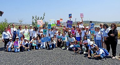 Öğrenciler, Alaçatı Sulak Alanı'ndaki kuş çeşitleri hakkında bilgilendirildi