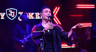 Oğuzhan Koç memleketi Bursa'da sahne aldı