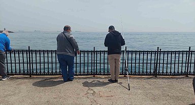 Olta balıkçıları hem stres attı hem de balık tuttu