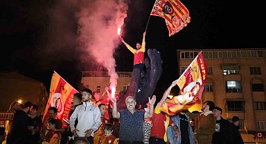 Oltu'da Galatasaray taraftarının şampiyonluk kutlaması
