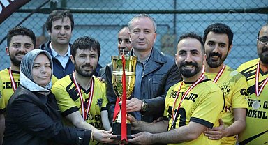 Önder Baydar Eğitimciler Ligi Şampiyonu Ertuğrul Gazi Ortaokulu oldu