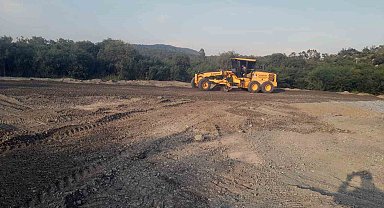 Ortaca'da yollar bakımdan geçiriliyor