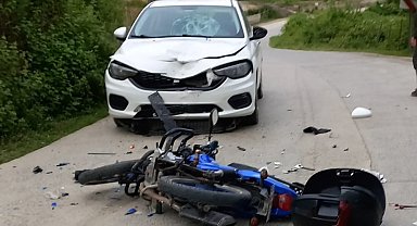 Otomobil ile motosiklet çarpıştı: 2 yaralı