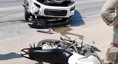 Otomobil ile motosiklet kafa kafaya çarpıştı: 1 ağır yaralı