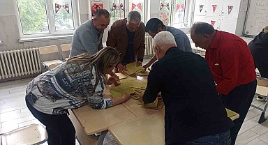 Oy verme tamamlandı sandıklar açıldı