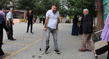 Oyunu kullanmak için engel tanımadı