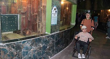 Özel çocuklar hayvanat bahçesini gezdi, eğlenceli vakit geçirdi