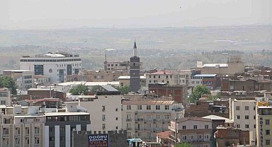 Prof. Dr. Şenyiğit'ten tozlu hava uyarısı: "Maskesiz dışarı çıkmayın"