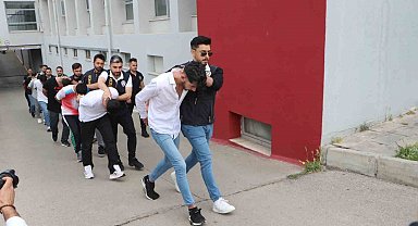 "Sazan sarmalı" yöntemiyle 1 milyon liralık vurgun: 7 tutuklama