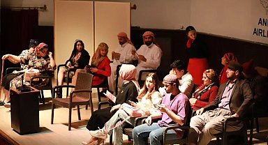 "Uçuşa Hazırız" adlı tiyatro oyunu sahnelendi